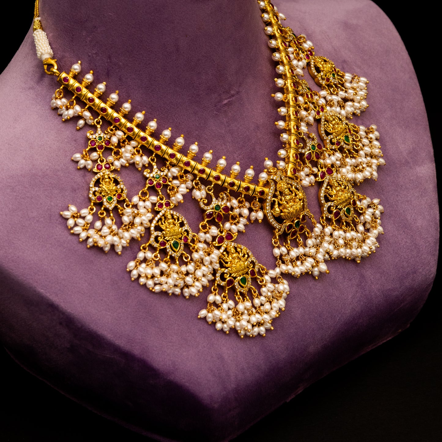 Nihira Necklace