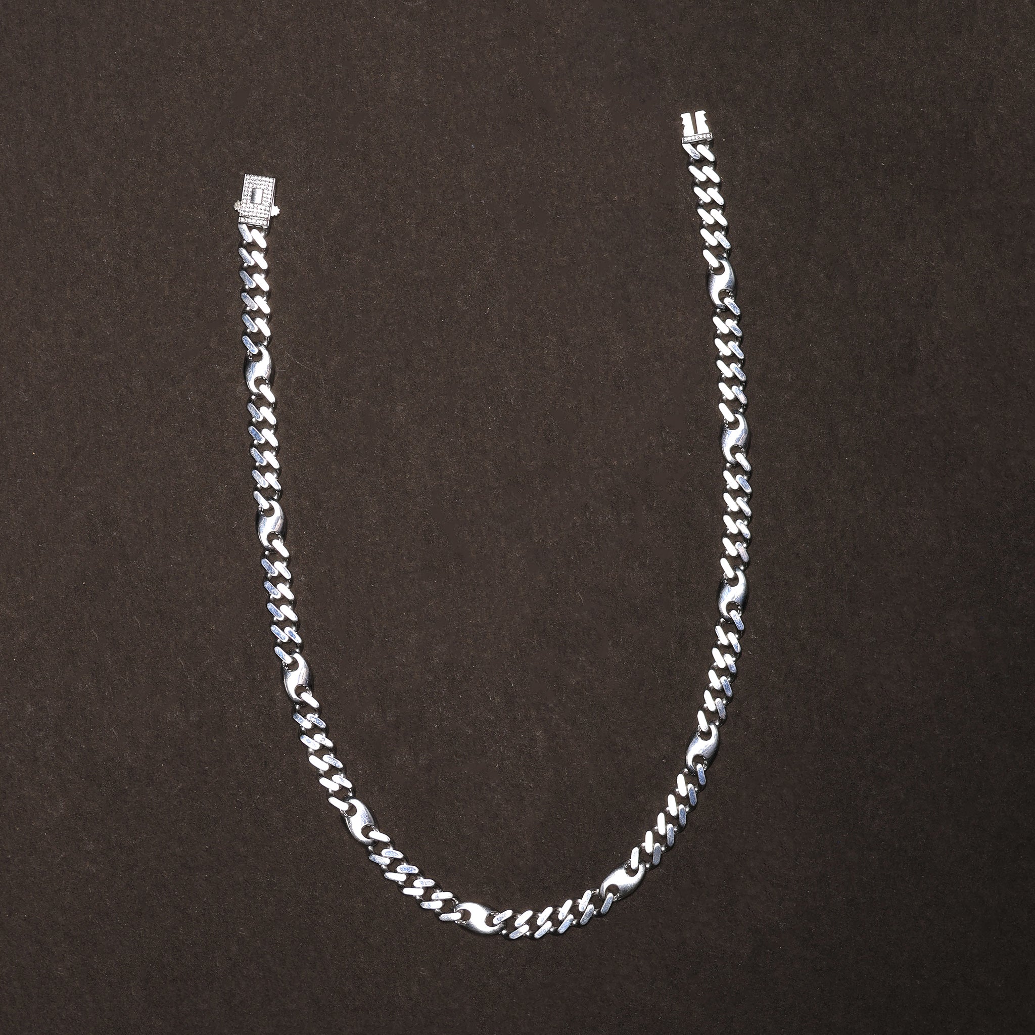 Ayaan Chain