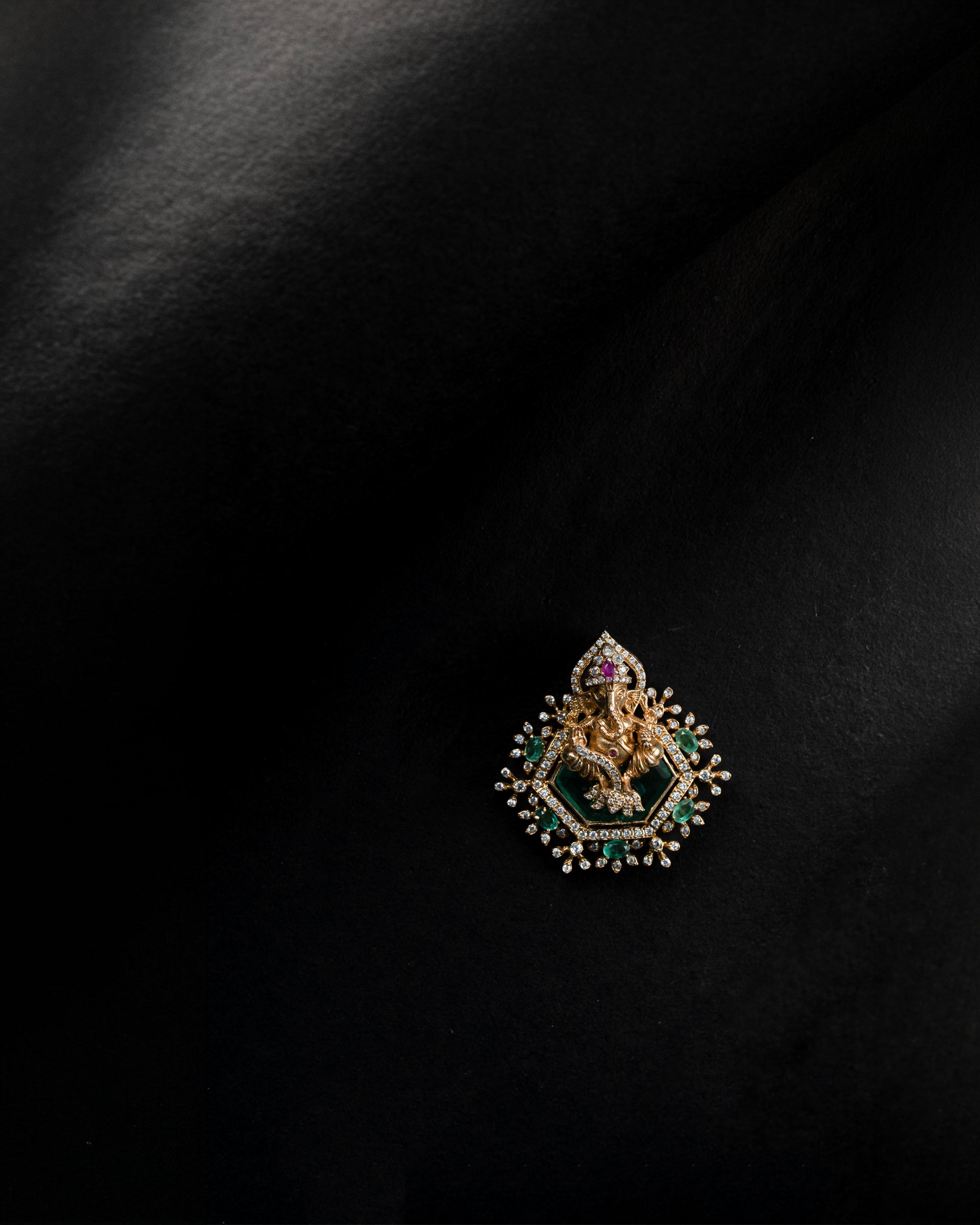Naina Pendant