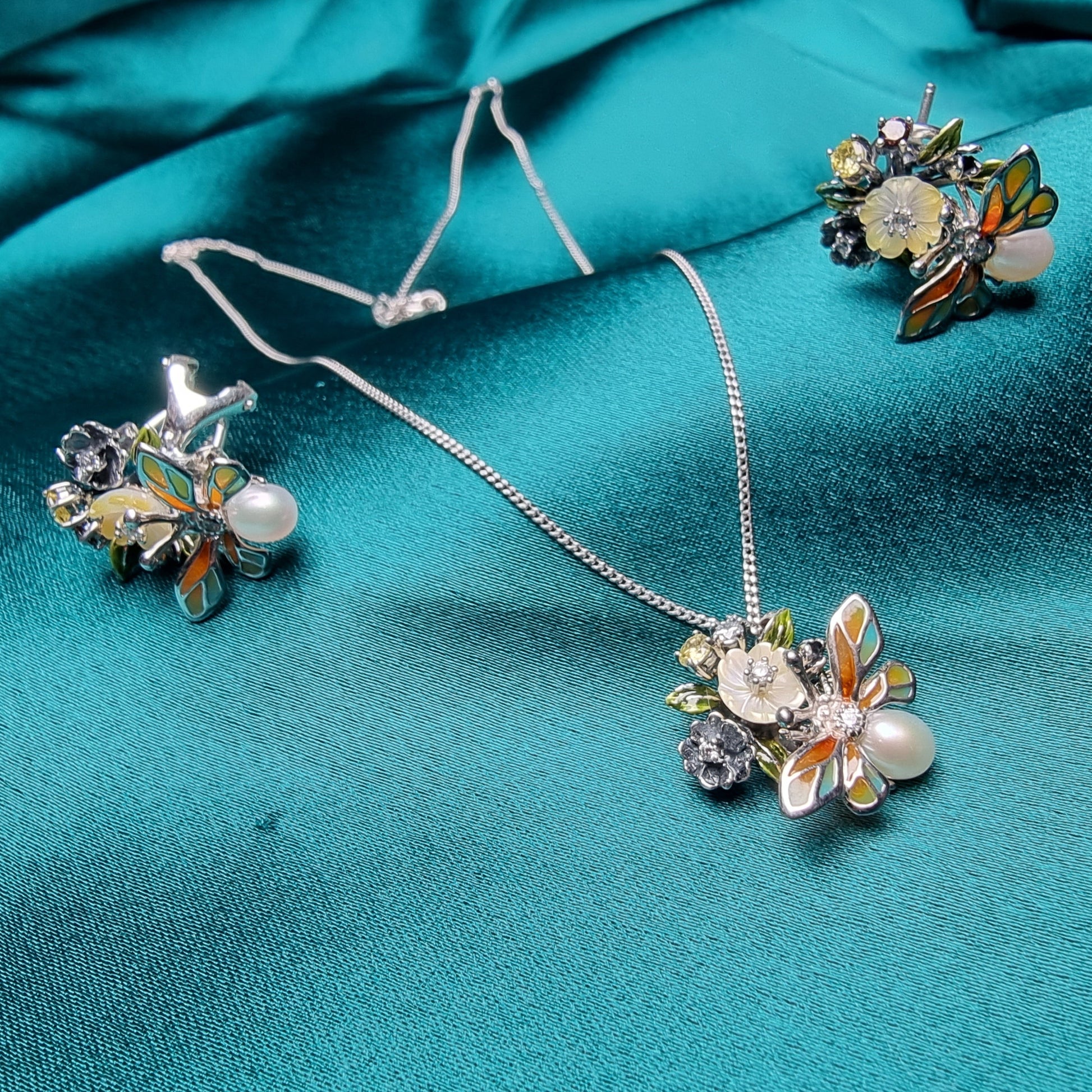 Aadvika Silver Chain With Earrings